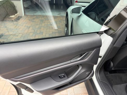 Used 2021 Porsche Taycan Sedan 4D image 24