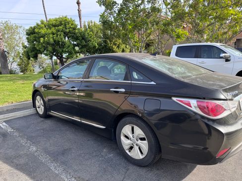 Used 2015 Hyundai Sonata Hybrid image 5