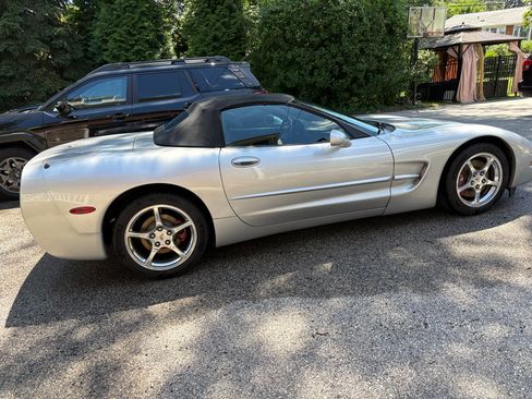 Used 2003 Chevrolet Corvette Convertible w/ Preferred Equipment Group1 RWD image 1