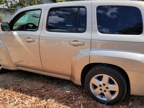 Used 2009 Chevrolet HHR LT image 8