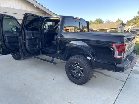 Used 2016 Ford F150 Platinum w/ Equipment Group 701A Luxury image 4