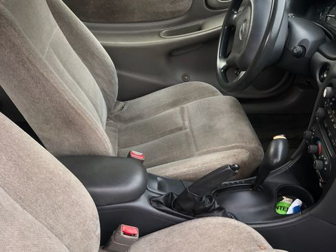 Used 2001 Oldsmobile Alero GX image 14