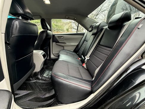 Used 2015 Toyota Camry LE image 13