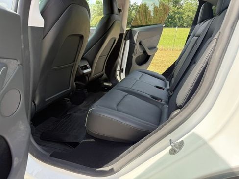 Used 2023 Tesla Model Y Long Range AWD/4WD image 11