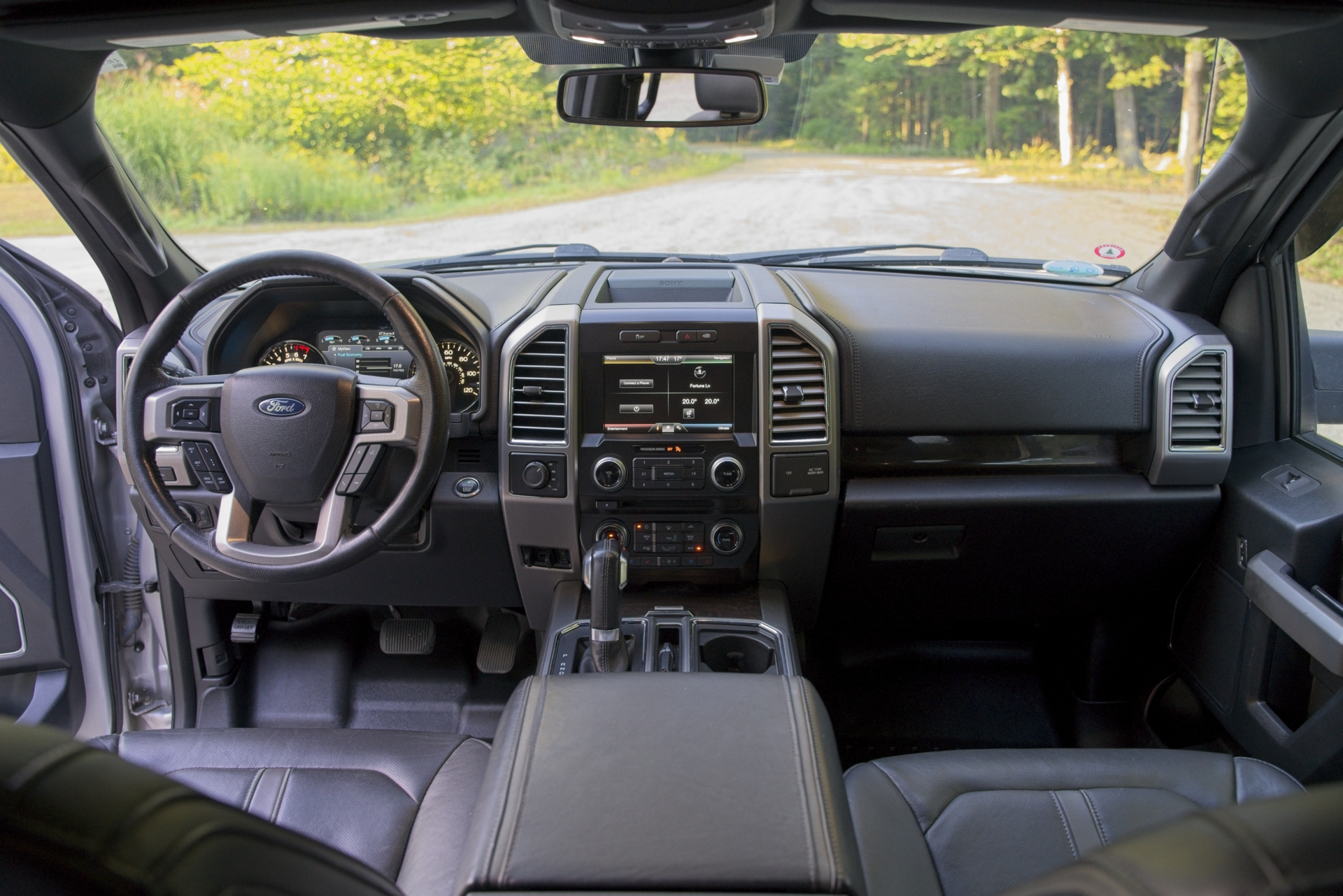 Used 2015 Ford F150 Platinum w/ Equipment Group 701A Luxury AWD/4WD image 20