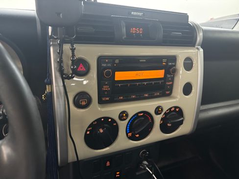 Used 2008 Toyota FJ Cruiser 4WD image 11