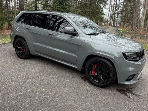 Used 2020 Jeep Grand Cherokee SRT image 10