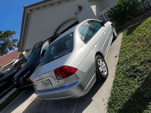 Used 2003 Honda Civic LX image 2