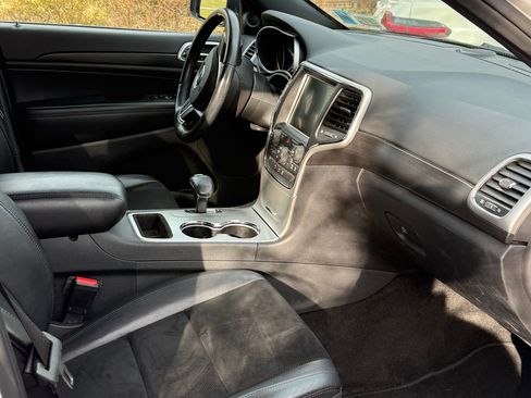 Used 2015 Jeep Grand Cherokee Altitude AWD/4WD image 6