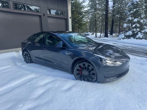 Used 2022 Tesla Model 3 Performance image 5