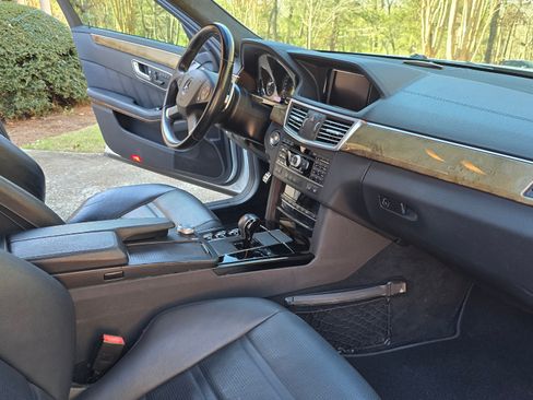 Used 2011 Mercedes-Benz E 63 AMG Sedan image 14
