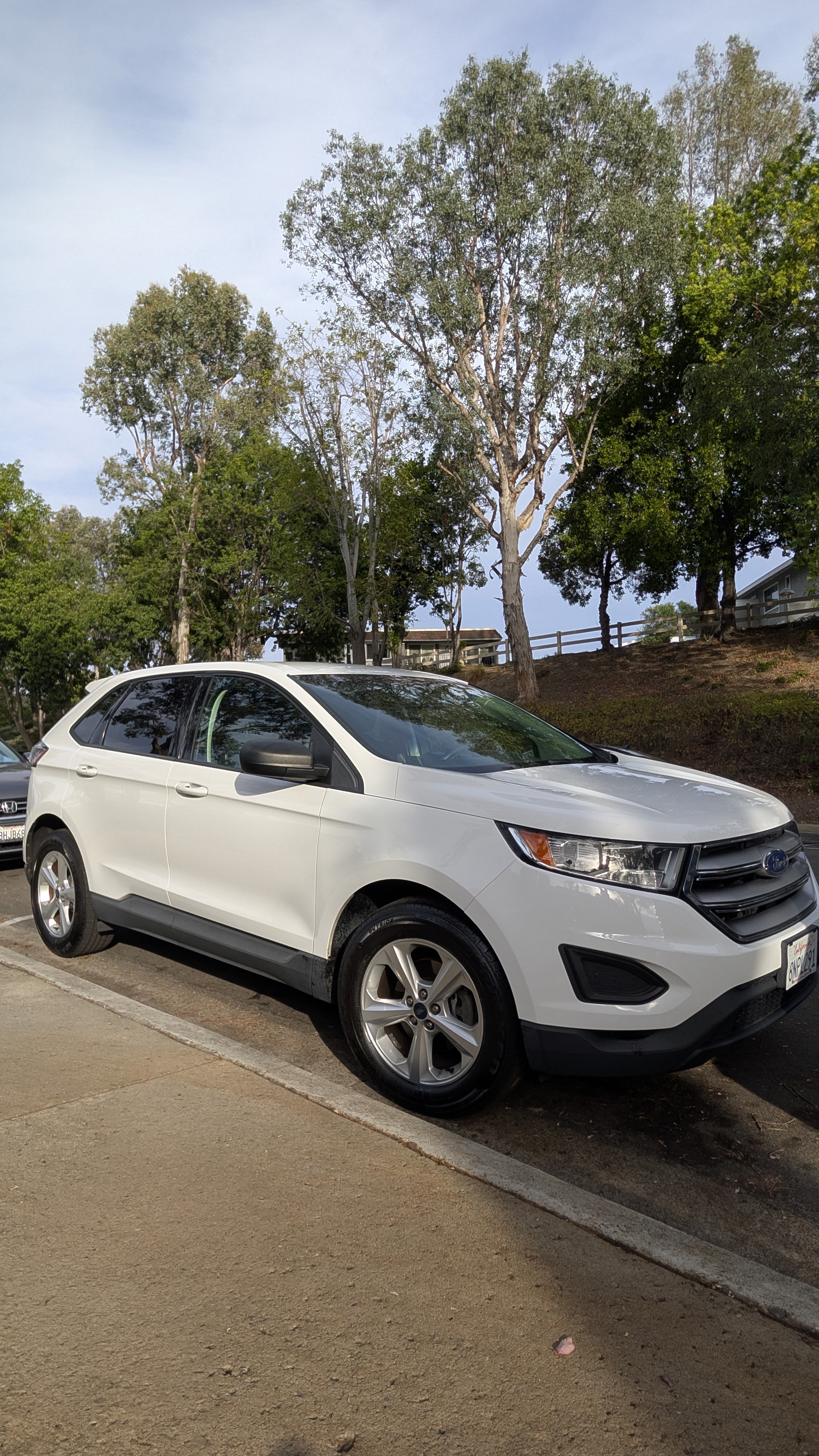 Used 2016 Ford Edge SE FWD image 5