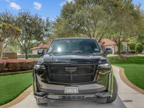 Used 2021 Cadillac Escalade Sport w/ Driver Assist Tech Package image 11