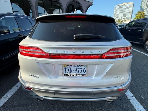 Used 2017 Lincoln MKC Select w/ Select Plus Package FWD image 10