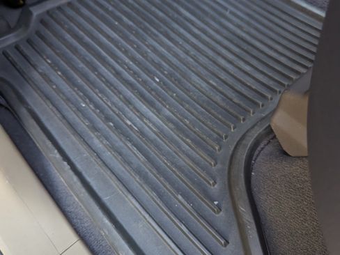 Used 2014 Nissan Armada Platinum w/ Platinum Reserve Package image 18