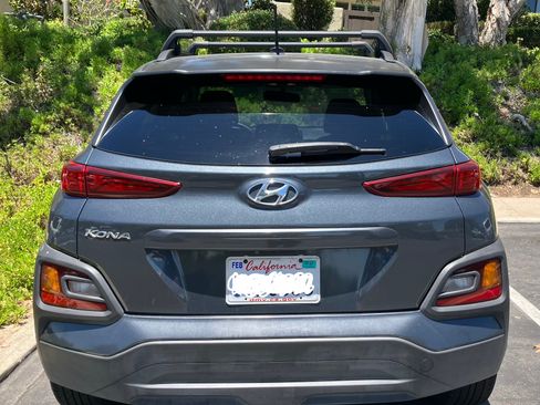 Used 2018 Hyundai Kona SEL FWD image 2