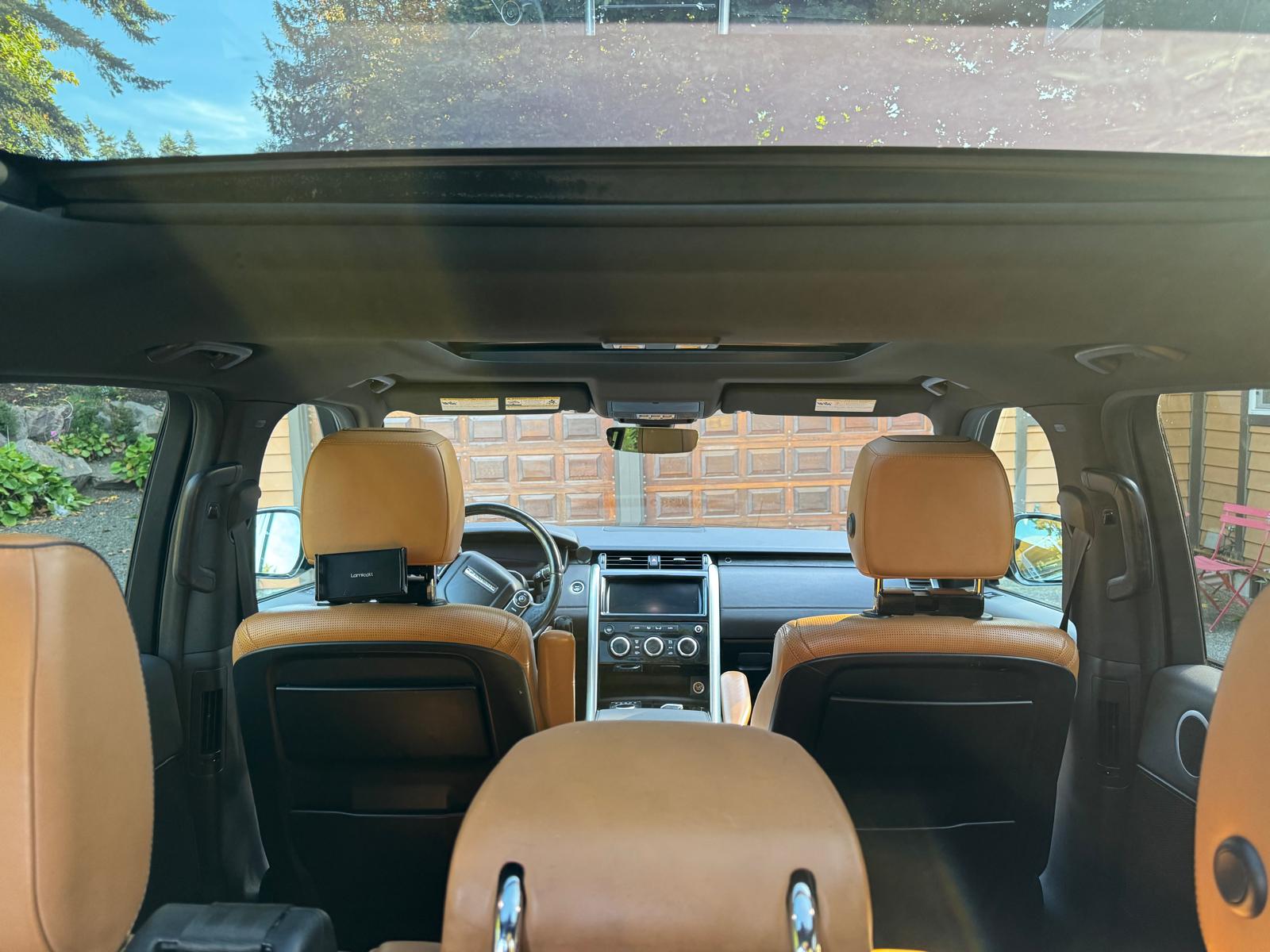 Used 2018 Land Rover Discovery HSE AWD/4WD image 19