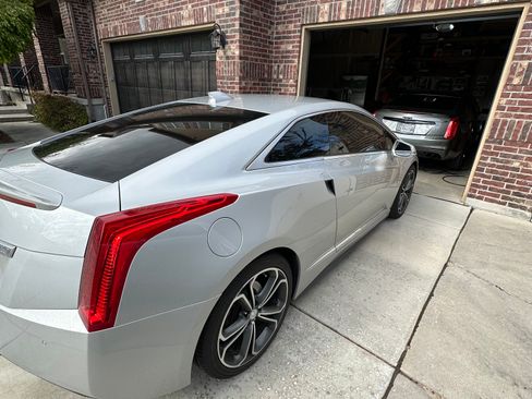 Used 2016 Cadillac ELR w/ Performance Package FWD image 4
