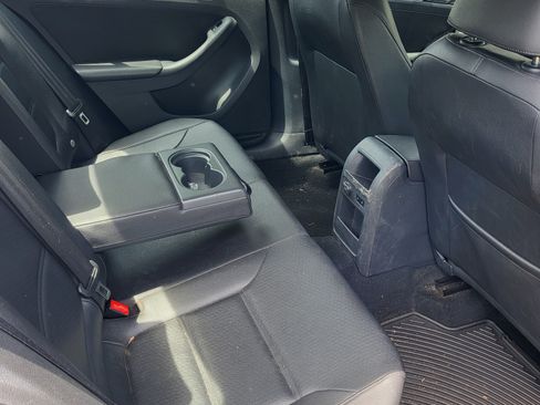 Used 2014 Volkswagen Jetta SE FWD image 10