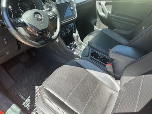 Used 2018 Volkswagen Tiguan SE FWD image 6