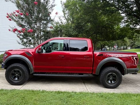 Used 2017 Ford F150 Raptor w/ Equipment Group 802A Luxury AWD/4WD image 16