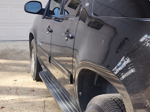 Used 2014 Chevrolet Suburban LT image 6