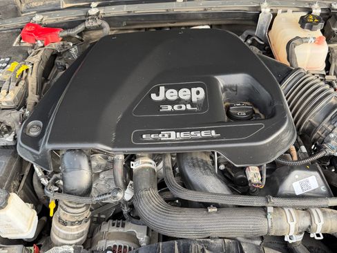 Used 2023 Jeep Gladiator Rubicon w/ LED Lighting Group AWD/4WD image 25