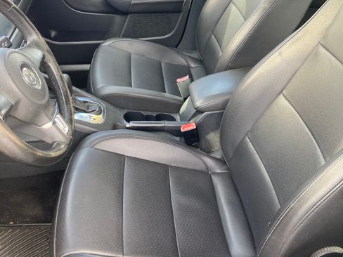 Used 2010 Volkswagen Jetta SEL image 5