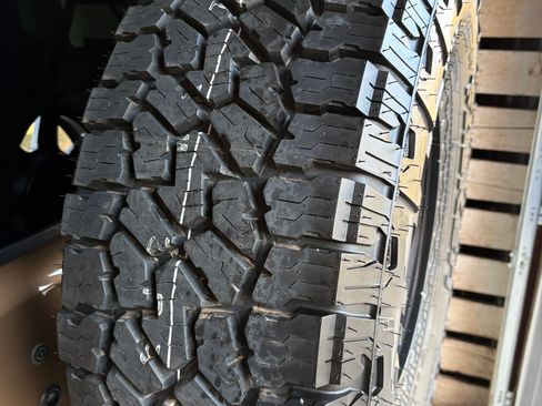 Used 2015 Jeep Wrangler Unlimited Rubicon image 16