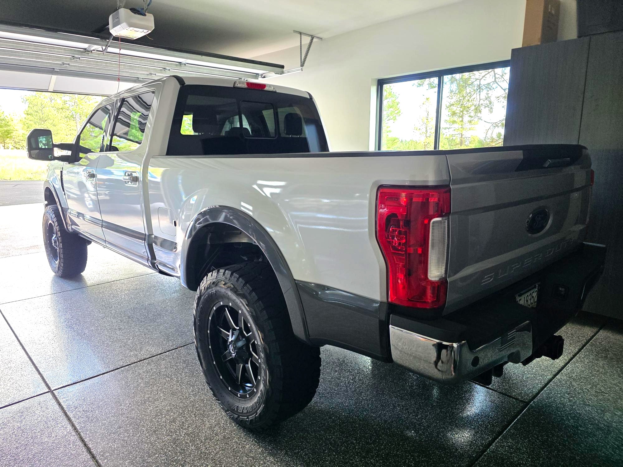 Used 2017 Ford F350 Lariat w/ Lariat Value Package AWD/4WD image 25