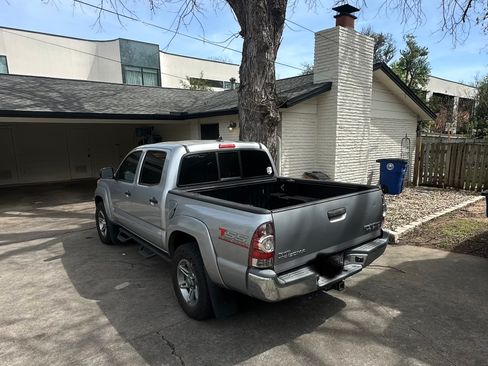 Used 2014 Toyota Tacoma PreRunner w/ SR5 Package image 8