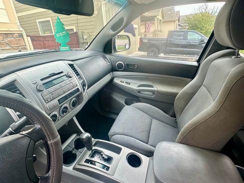 Used 2010 Toyota Tacoma 4x4 Access Cab V6 image 6