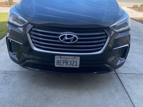 Used 2017 Hyundai Santa Fe SE AWD/4WD image 5