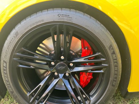 Used 2018 Chevrolet Camaro ZL1 RWD image 11