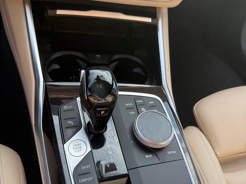 Used 2019 BMW 330i xDrive 330i xDrive Sedan 4D w/ Driving Assistance Package image 15