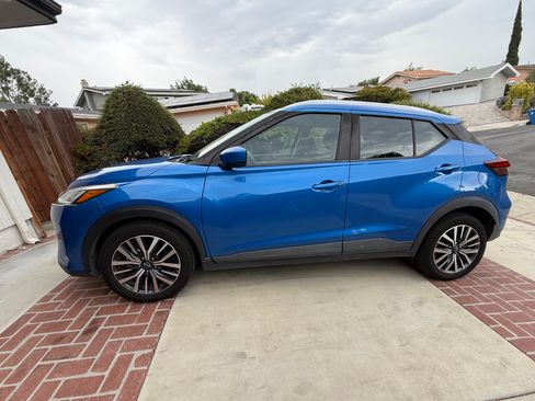 Used 2022 Nissan Kicks SV FWD image 4