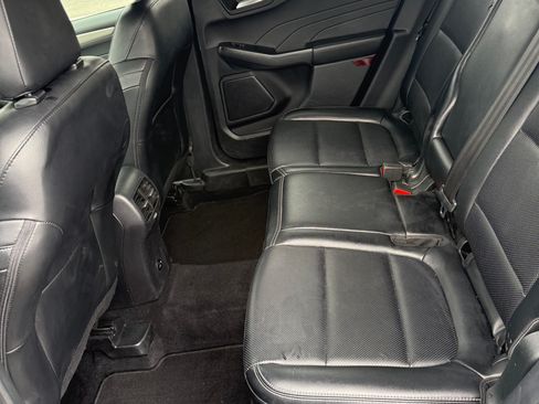 Used 2022 Ford Escape SEL image 10