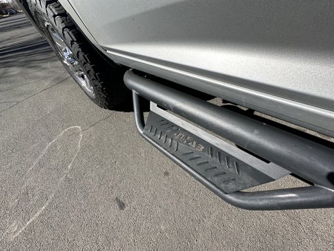 Used 2018 RAM 2500 SLT image 9