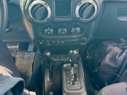 Used 2014 Jeep Wrangler Unlimited Sport AWD/4WD image 12