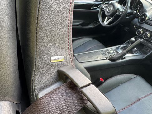 Used 2019 MAZDA MX-5 Miata Grand Touring w/ GT-S Package RWD image 8