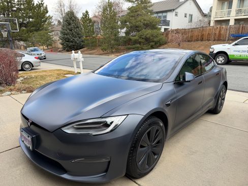 Used 2022 Tesla Model S Plaid image 1