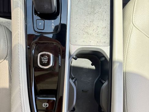 Used 2022 Volvo XC90 T8 Inscription Expression w/ Advanced Package AWD/4WD image 9
