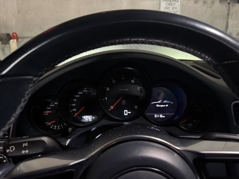 Used 2017 Porsche 911 Targa 4 image 2