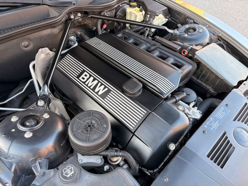 Used 2004 BMW Z4 2.5i image 11