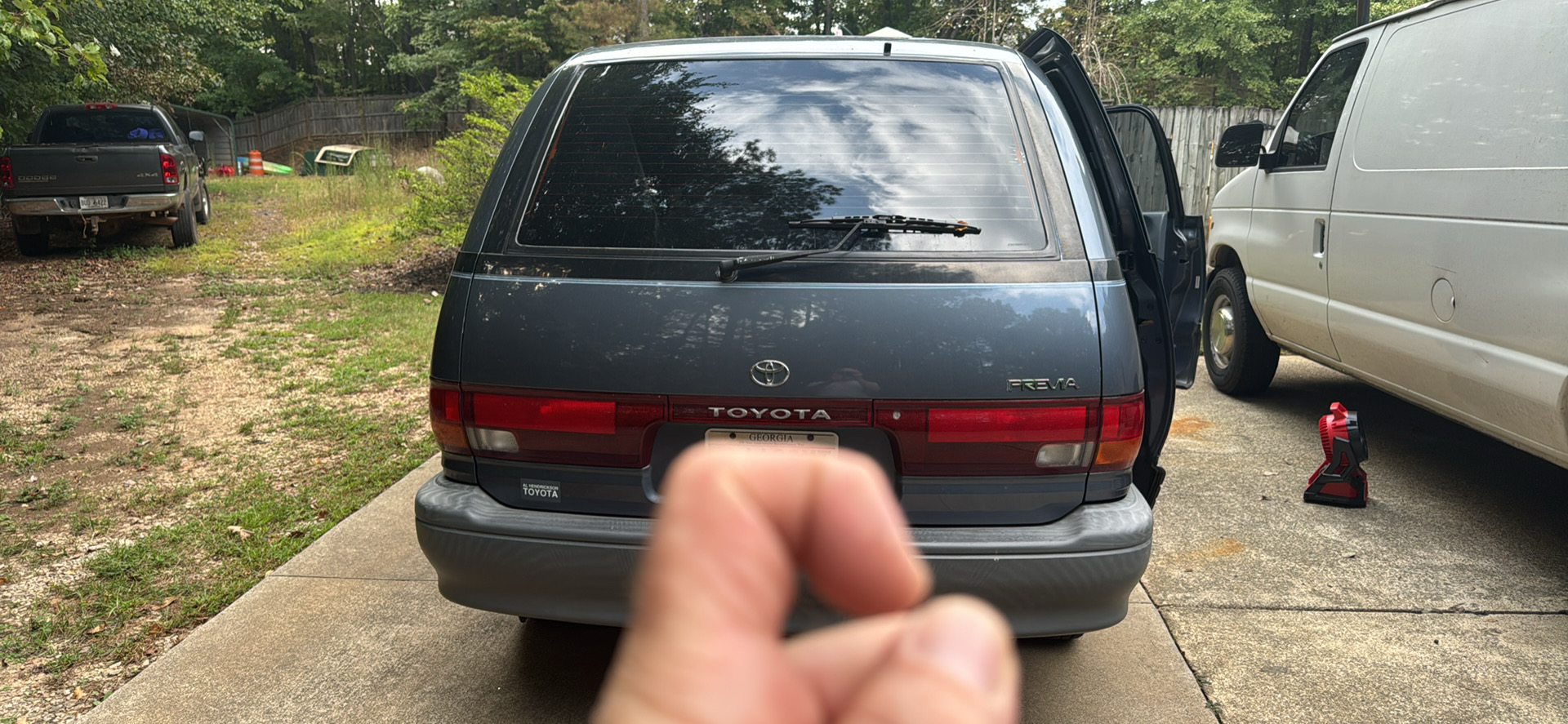 Used 1992 Toyota Previa Deluxe RWD image 4