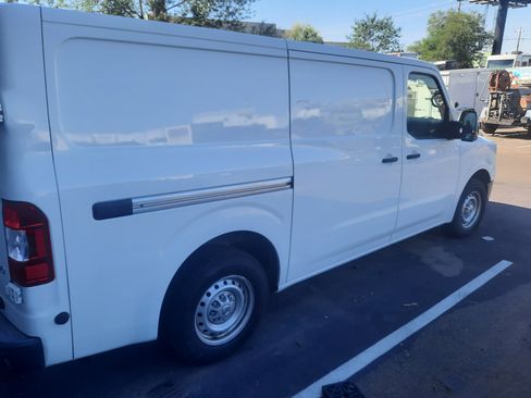 Used 2016 Nissan NV 3500 S w/ Power Package image 2