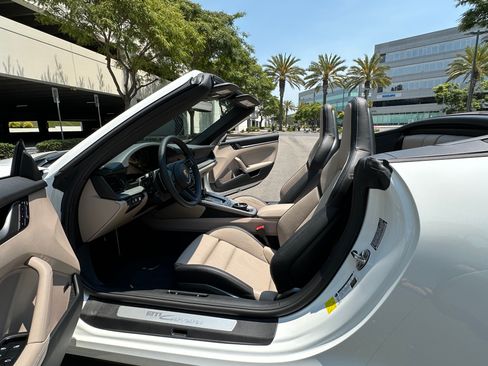 Used 2025 Porsche 911 Carrera image 25