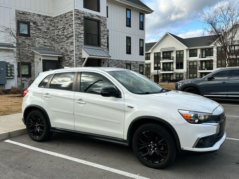 Used 2017 Mitsubishi Outlander Sport LE image 2