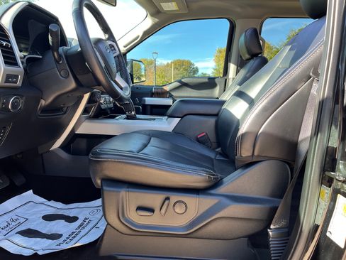 Used 2019 Ford F150 Lariat w/ Equipment Group 502A Luxury image 18