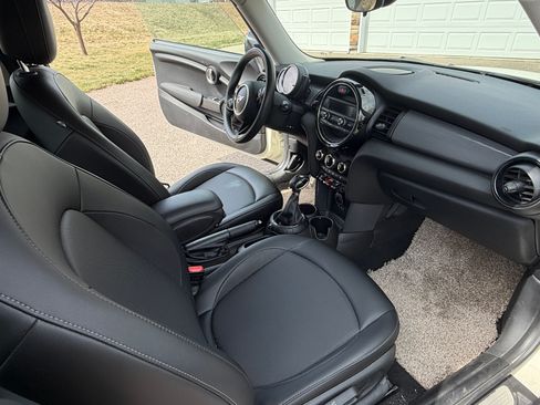 Used 2015 MINI Cooper 2-Door Hardtop image 12